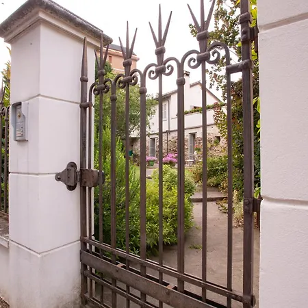 Au Petit Jardin Kwatera prywatna *