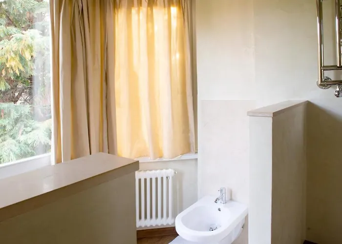 Au Petit Jardin منزل للإقامة رافيننا