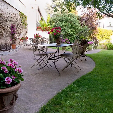 Au Petit Jardin