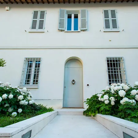 Au Petit Jardin *