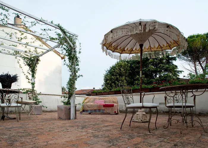 Au Petit Jardin Habitación en casa particular Rávena